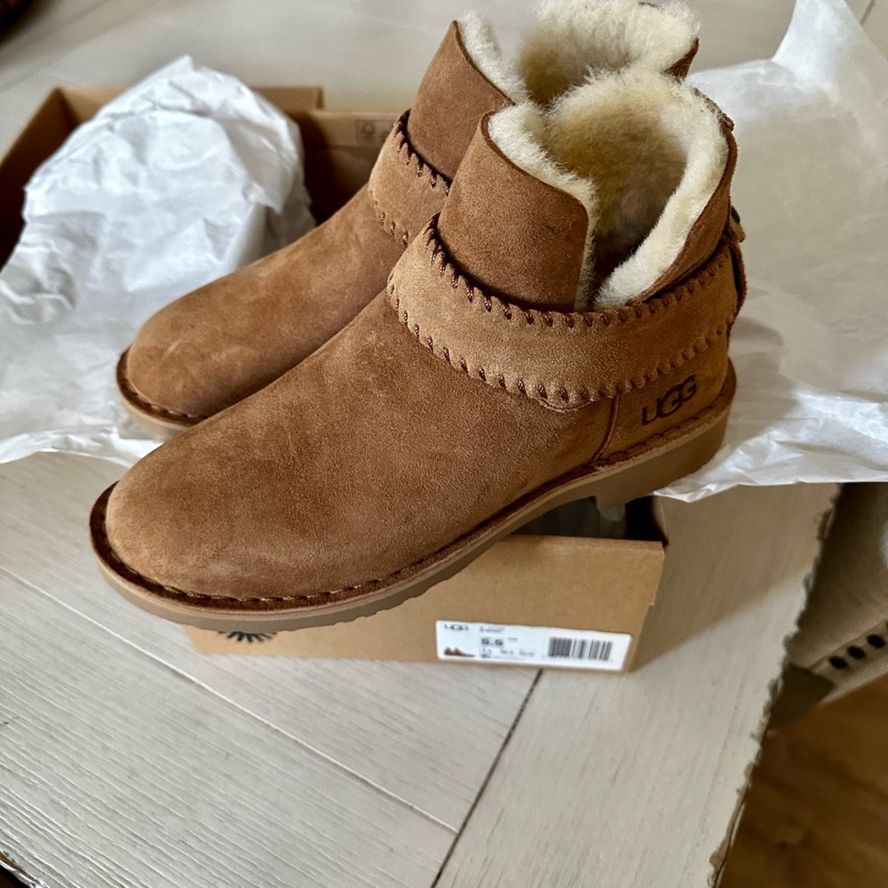 Ugg McCay boots